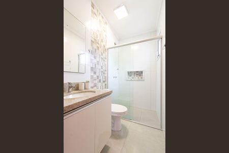 Casa à venda com 107m², 2 quartos e 2 vagasBanheiro da Suíte