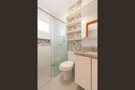 Casa à venda com 107m², 2 quartos e 2 vagasBanheiro social