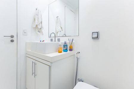 Apartamento à venda com 115m², 3 quartos e 2 vagas Apartamento à venda com 115m², 3 quartos e 2 vagasBanheiro Social