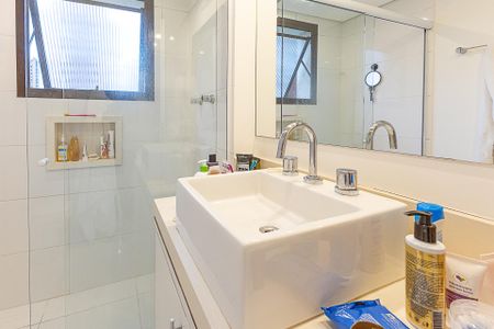 Apartamento à venda com 115m², 3 quartos e 2 vagas Apartamento à venda com 115m², 3 quartos e 2 vagasBanheiro da Suíte