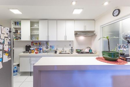 Apartamento à venda com 115m², 3 quartos e 2 vagas Apartamento à venda com 115m², 3 quartos e 2 vagasCozinha
