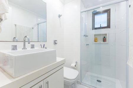 Apartamento à venda com 115m², 3 quartos e 2 vagas Apartamento à venda com 115m², 3 quartos e 2 vagasBanheiro Social