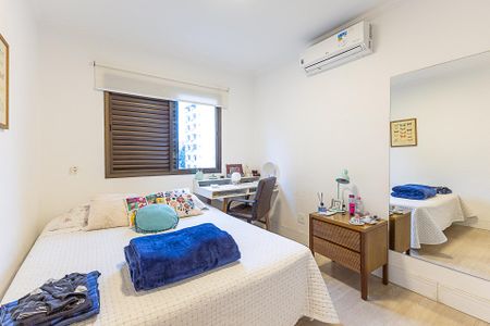 Apartamento à venda com 115m², 3 quartos e 2 vagas Apartamento à venda com 115m², 3 quartos e 2 vagasQuarto 1