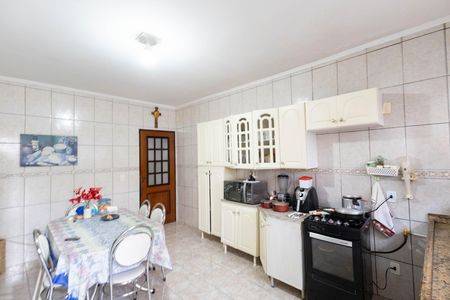 Casa para alugar com 102m², 4 quartos e 2 vagas Casa para alugar com 102m², 4 quartos e 2 vagasCozinha