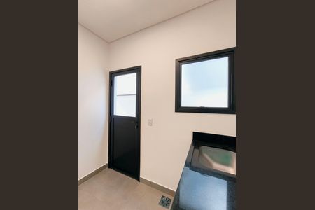 Casa de condomínio à venda com 260m², 3 quartos e 4 vagas