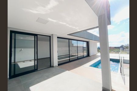 Casa de condomínio à venda com 260m², 3 quartos e 4 vagas