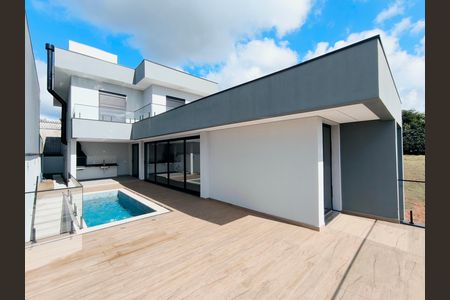 Casa de condomínio à venda com 260m², 3 quartos e 4 vagas