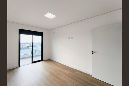 Casa de condomínio à venda com 260m², 3 quartos e 4 vagas