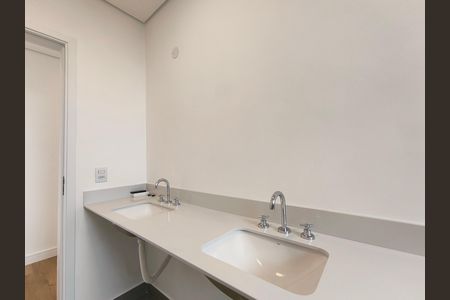 Casa de condomínio à venda com 260m², 3 quartos e 4 vagas