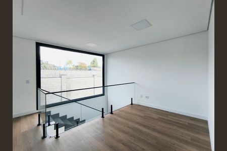 Casa de condomínio à venda com 260m², 3 quartos e 4 vagas