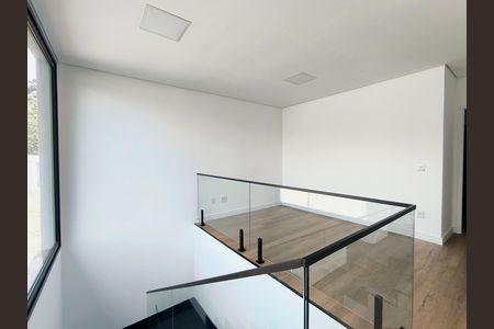 Casa de condomínio à venda com 260m², 3 quartos e 4 vagas