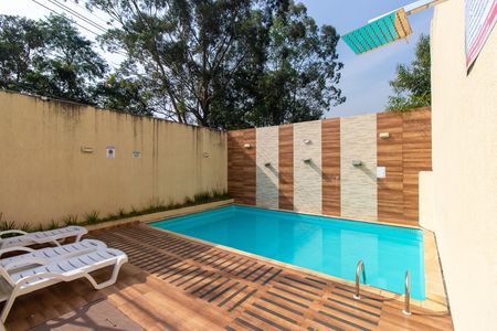 Casa de condomínio para alugar com 70m², 2 quartos e 2 vagas Casa de condomínio para alugar com 70m², 2 quartos e 2 vagasÁrea comum - Piscina
