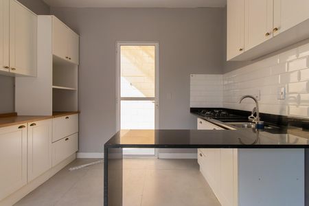 Casa de condomínio para alugar com 70m², 2 quartos e 2 vagas Casa de condomínio para alugar com 70m², 2 quartos e 2 vagasCozinha