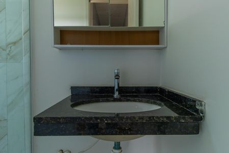 Casa de condomínio para alugar com 70m², 2 quartos e 2 vagas Casa de condomínio para alugar com 70m², 2 quartos e 2 vagasBanheiro andar superior