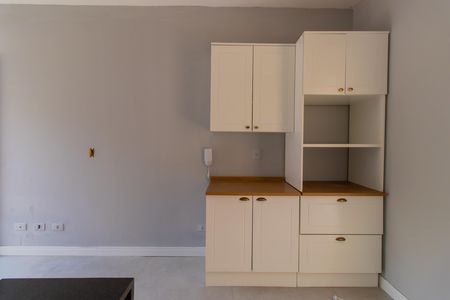 Casa de condomínio para alugar com 70m², 2 quartos e 2 vagas Casa de condomínio para alugar com 70m², 2 quartos e 2 vagasCozinha - Armários