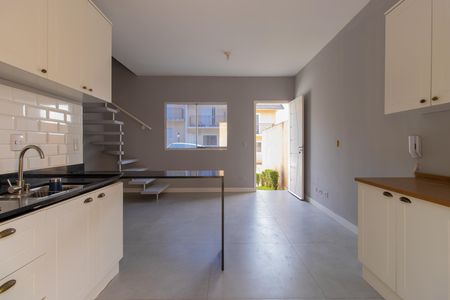 Casa de condomínio para alugar com 70m², 2 quartos e 2 vagas Casa de condomínio para alugar com 70m², 2 quartos e 2 vagasCozinha