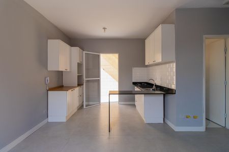 Casa de condomínio para alugar com 70m², 2 quartos e 2 vagas Casa de condomínio para alugar com 70m², 2 quartos e 2 vagasSala/Cozinha