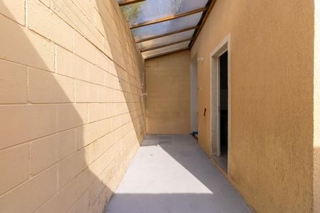 Casa de condomínio para alugar com 70m², 2 quartos e 2 vagas Casa de condomínio para alugar com 70m², 2 quartos e 2 vagasQuintal dos fundos