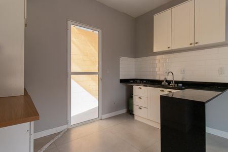 Casa de condomínio para alugar com 70m², 2 quartos e 2 vagas Casa de condomínio para alugar com 70m², 2 quartos e 2 vagasCozinha