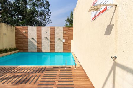 Casa de condomínio para alugar com 70m², 2 quartos e 2 vagas Casa de condomínio para alugar com 70m², 2 quartos e 2 vagasÁrea comum - Piscina