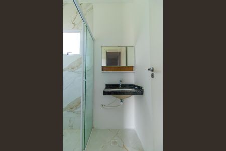Casa de condomínio para alugar com 70m², 2 quartos e 2 vagas Casa de condomínio para alugar com 70m², 2 quartos e 2 vagasBanheiro andar superior