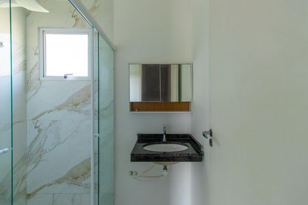 Casa de condomínio para alugar com 70m², 2 quartos e 2 vagas Casa de condomínio para alugar com 70m², 2 quartos e 2 vagasBanheiro andar superior