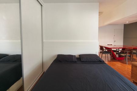 Quarto de apartamento para alugar com 1 quarto, 49m² em Cambuí, Campinas