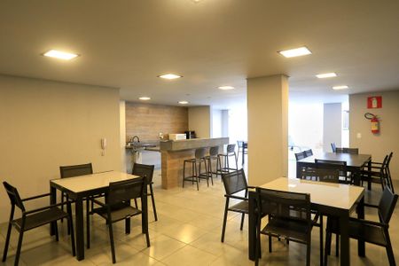 Apartamento para alugar com 47m², 2 quartos e 1 vaga Apartamento para alugar com 47m², 2 quartos e 1 vagaÁrea comum - Salão de festas