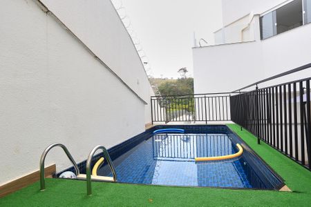 Apartamento para alugar com 47m², 2 quartos e 1 vaga Apartamento para alugar com 47m², 2 quartos e 1 vagaÁrea comum - Piscina
