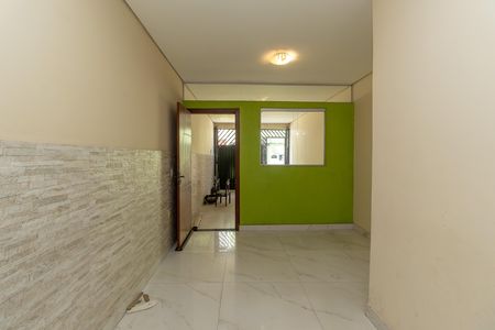 Casa para alugar com 200m², 2 quartos e 1 vaga Casa para alugar com 200m², 2 quartos e 1 vagaSala