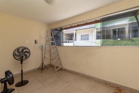 Casa para alugar com 200m², 2 quartos e 1 vaga Casa para alugar com 200m², 2 quartos e 1 vagaCorredor 2 Andar