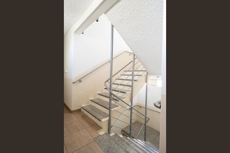 Apartamento para alugar com 52m², 2 quartos e 1 vaga Apartamento para alugar com 52m², 2 quartos e 1 vagaEscadas
