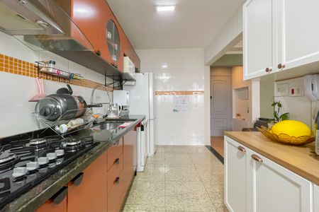 Apartamento à venda com 62m², 2 quartos e 1 vaga Apartamento à venda com 62m², 2 quartos e 1 vagaCozinha e Área de Serviço