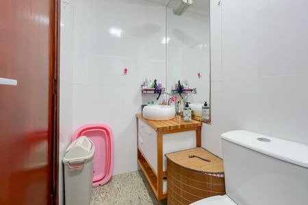 Apartamento à venda com 62m², 2 quartos e 1 vaga Apartamento à venda com 62m², 2 quartos e 1 vagaBanheiro