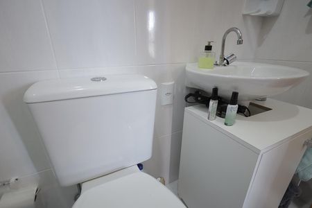 Apartamento à venda com 52m², 2 quartos e 1 vaga Apartamento à venda com 52m², 2 quartos e 1 vagaBanheiro