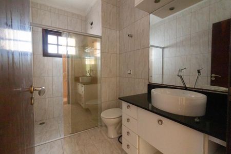 Casa para alugar com 147m², 3 quartos e 2 vagas Casa para alugar com 147m², 3 quartos e 2 vagasBanheiro da Suíte