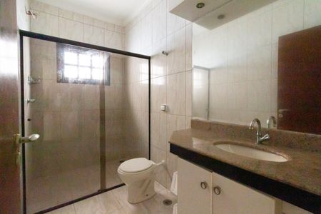 Casa para alugar com 147m², 3 quartos e 2 vagas Casa para alugar com 147m², 3 quartos e 2 vagasBanheiro
