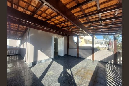 Casa para alugar com 152m², 3 quartos e 2 vagas Casa para alugar com 152m², 3 quartos e 2 vagasVaranda
