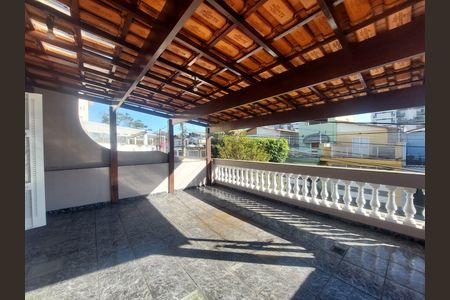 Casa para alugar com 152m², 3 quartos e 2 vagas Casa para alugar com 152m², 3 quartos e 2 vagasVaranda