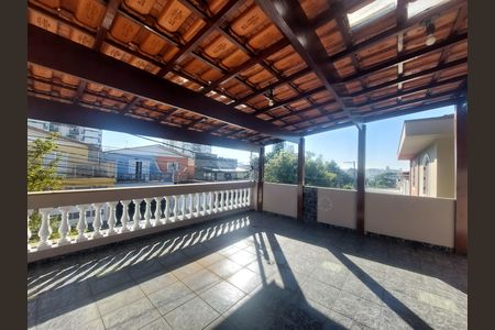 Casa para alugar com 152m², 3 quartos e 2 vagas Casa para alugar com 152m², 3 quartos e 2 vagasVaranda