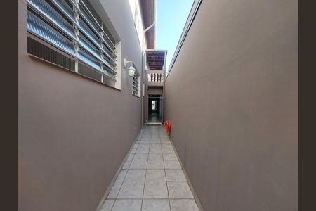 Casa para alugar com 152m², 3 quartos e 2 vagas Casa para alugar com 152m², 3 quartos e 2 vagasCorredor