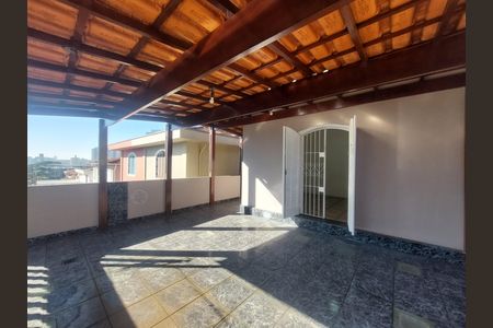 Casa para alugar com 152m², 3 quartos e 2 vagas Casa para alugar com 152m², 3 quartos e 2 vagasVaranda