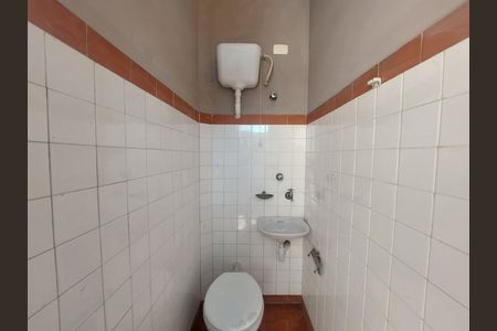 Casa para alugar com 152m², 3 quartos e 2 vagas Casa para alugar com 152m², 3 quartos e 2 vagasBanheiro da Edícula