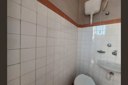 Casa para alugar com 152m², 3 quartos e 2 vagas Casa para alugar com 152m², 3 quartos e 2 vagasBanheiro da Edícula