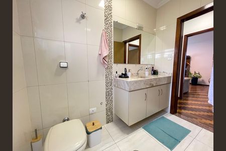 Casa à venda com 250m², 4 quartos e 3 vagasBanheiro 1