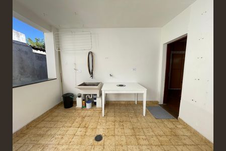 Casa à venda com 250m², 4 quartos e 3 vagasÁrea de Serviço
