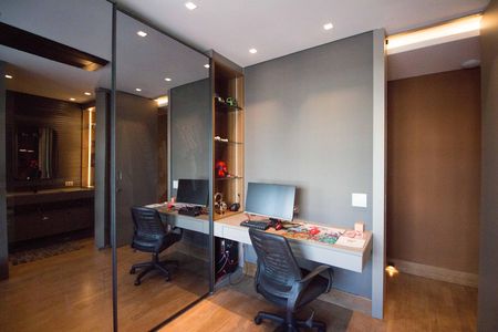 Apartamento à venda com 347m², 3 quartos e 5 vagasQuarto 2 - Suíte