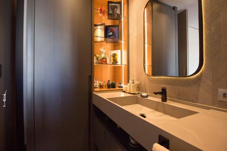 Apartamento à venda com 347m², 3 quartos e 5 vagasBanheiro da Suíte 1