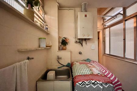 Apartamento para alugar com 145m², 3 quartos e sem vaga