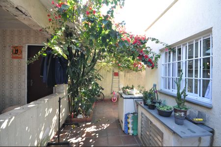 Quintal de casa à venda com 3 quartos, 110m² em Bortolândia, São Paulo